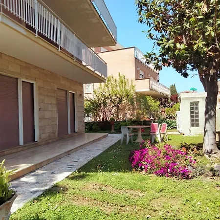 Residenza D'annunzio 100 * Pineto